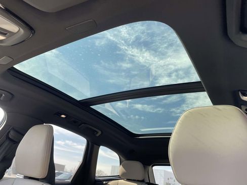 New 2026 Volvo XC60 B5 Plus w/ Protection Package Premier image 9