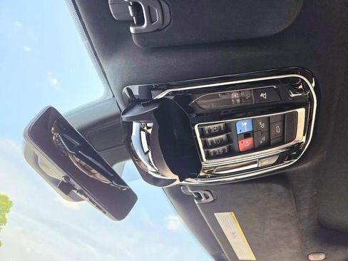 Used 2022 Jeep Grand Wagoneer Series III AWD/4WD image 36
