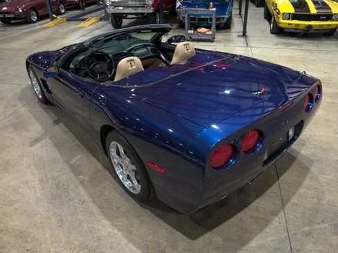 Used 2000 Chevrolet Corvette Convertible w/ Memory Pkg RWD image 16