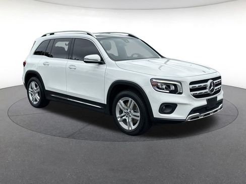 Used 2021 Mercedes-Benz GLB 250 4MATIC image 8
