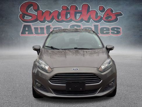 Used 2014 Ford Fiesta SE w/ Equipment Group 201A image 2