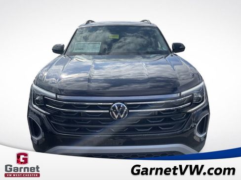 New 2026 Volkswagen Atlas Peak Edition image 8