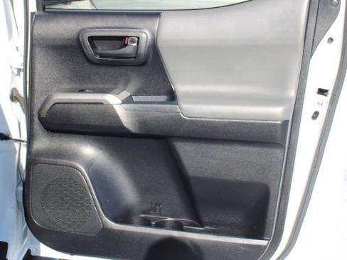 Certified 2020 Toyota Tacoma SR5 image 19