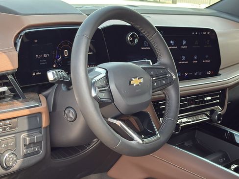 New 2026 Chevrolet Suburban High Country image 7