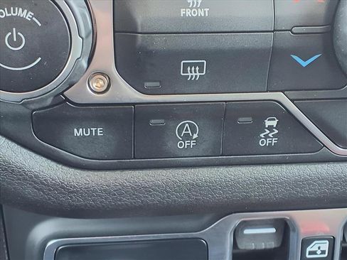 Used 2024 Jeep Gladiator Sport image 13