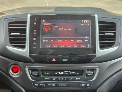 Used 2020 Honda Ridgeline Sport image 14