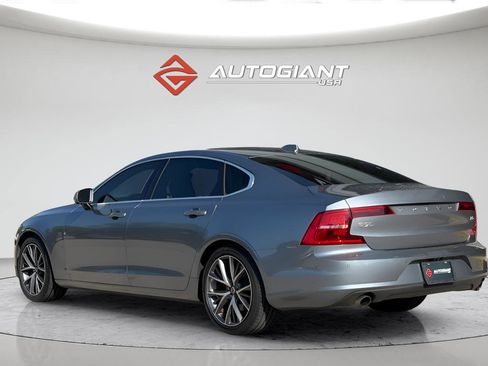 Used 2018 Volvo S90 T5 Momentum w/ Convenience Package FWD image 8