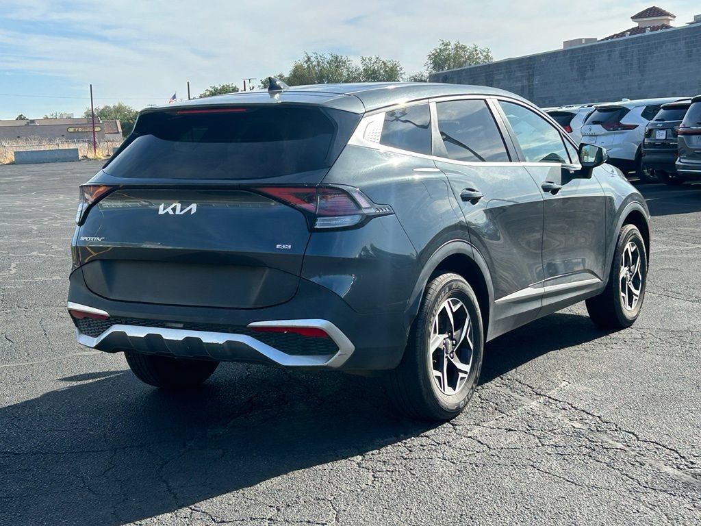 Used 2023 Kia Sportage LX AWD/4WD image 3