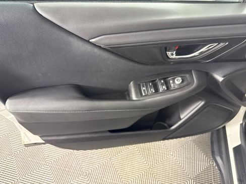 Used 2024 Subaru Outback Premium AWD/4WD image 11
