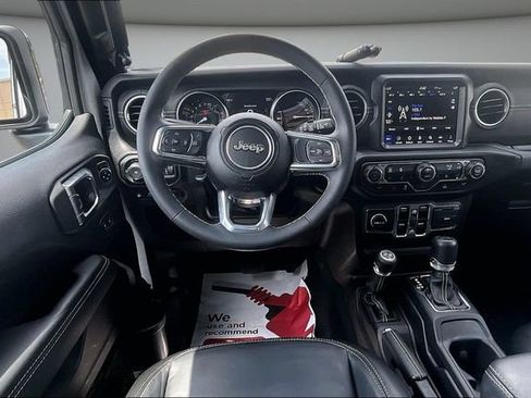 Used 2023 Jeep Wrangler Unlimited Sahara w/ Cold Weather Group AWD/4WD image 8