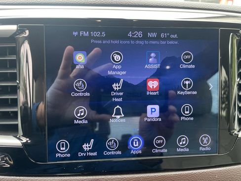 Used 2017 Chrysler Pacifica Touring-L FWD image 16
