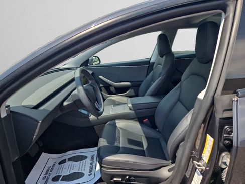 Used 2024 Tesla Model 3 Standard Range RWD image 9