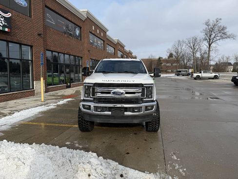 Used 2017 Ford F250 XLT w/ XLT Premium Package image 3