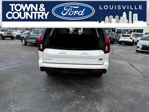Used 2025 Ford Expedition Max Active AWD/4WD image 9