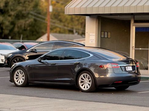 Used 2017 Tesla Model S 75D image 7