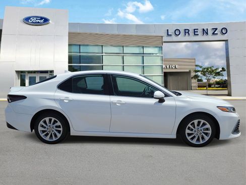 Used 2021 Toyota Camry LE FWD image 4