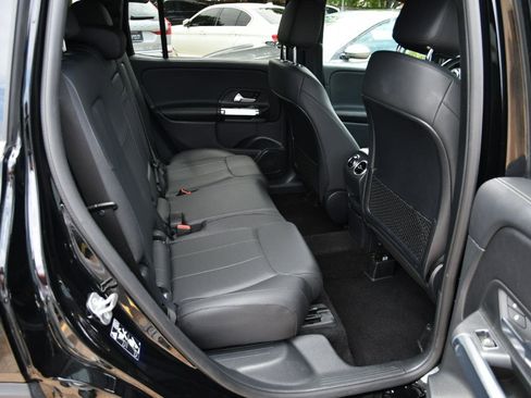 Used 2024 Mercedes-Benz GLB 250 image 32