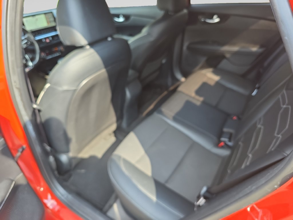 Used 2022 Kia Forte GT-Line w/ GT-Line Technology Package FWD image 17