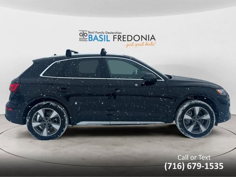 Used 2022 Audi Q5 2.0T Premium Plus w/ Premium Plus Package image 3