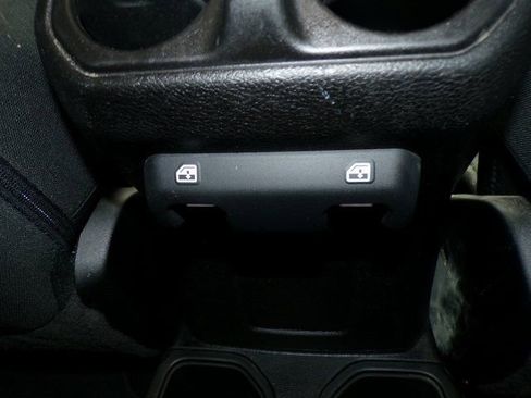 Used 2023 Jeep Gladiator Sport image 11