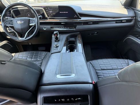 Used 2022 Cadillac Escalade Premium Luxury Platinum w/ Heavy-Duty Trailer Package AWD/4WD image 8