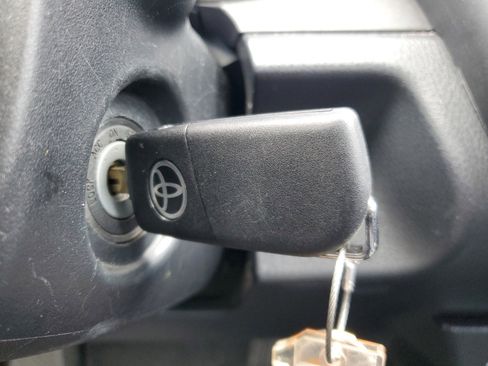 Used 2021 Toyota Camry LE image 24