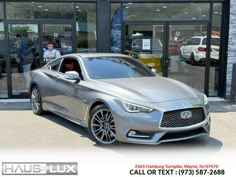 Used 2017 INFINITI Q60 Red Sport 400 AWD/4WD image 2
