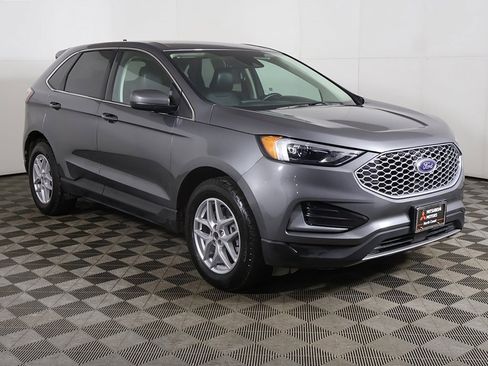 Used 2024 Ford Edge SEL image 2