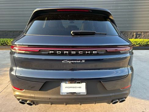 Used 2026 Porsche Cayenne S image 11
