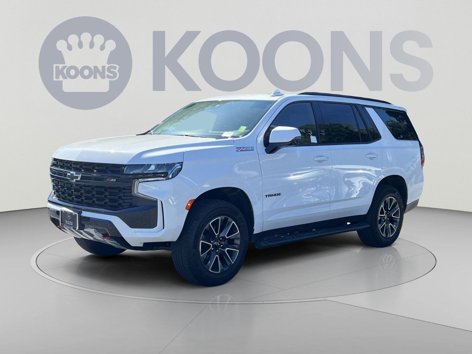 Used 2023 Chevrolet Tahoe Z71 w/ Luxury Package AWD/4WD image 1