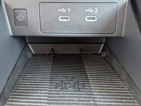 Used 2025 Nissan Kicks SR FWD image 35