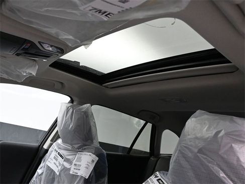 Used 2025 Subaru Outback Premium image 15