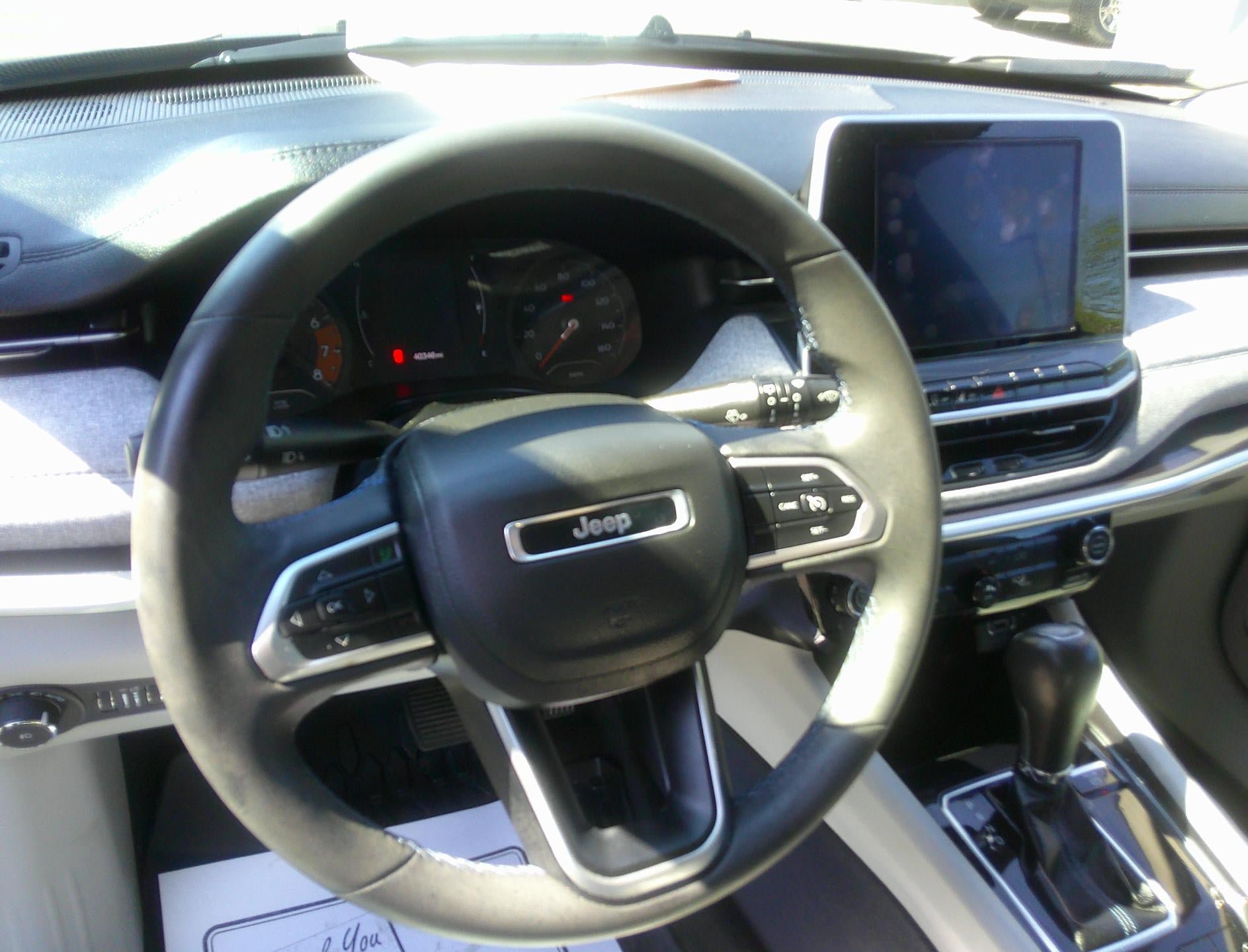 Used 2022 Jeep Compass Latitude FWD image 9