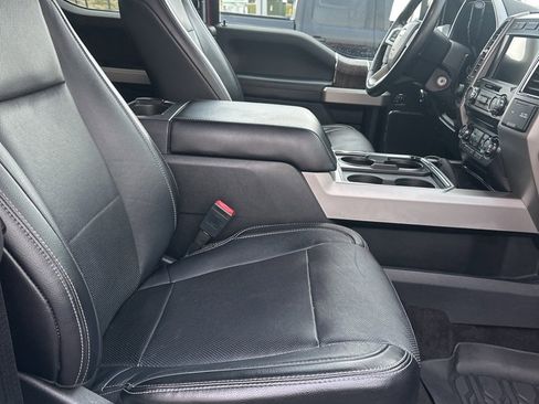 Used 2018 Ford F350 Lariat w/ Chrome Package image 32