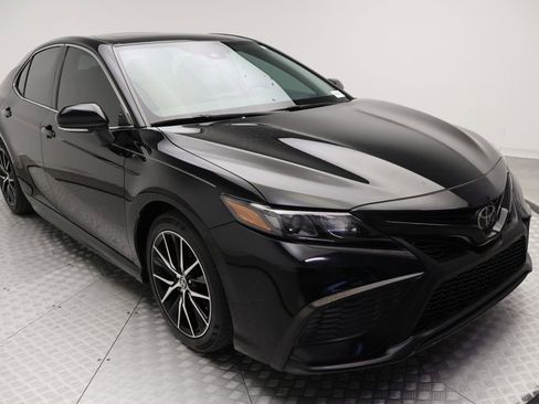 Used 2021 Toyota Camry SE w/ Audio Upgrade Package FWD image 6