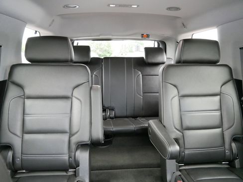 Used 2018 GMC Yukon Denali w/ Denali Ultimate Black Edition AWD/4WD image 13