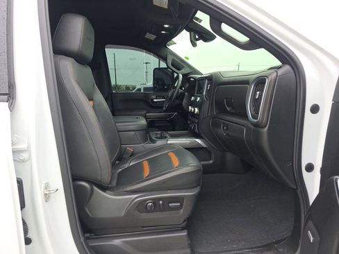 Used 2022 GMC Sierra 2500 AT4 w/ AT4 Preferred Package AWD/4WD image 8