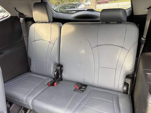 Used 2019 Buick Enclave Essence image 6