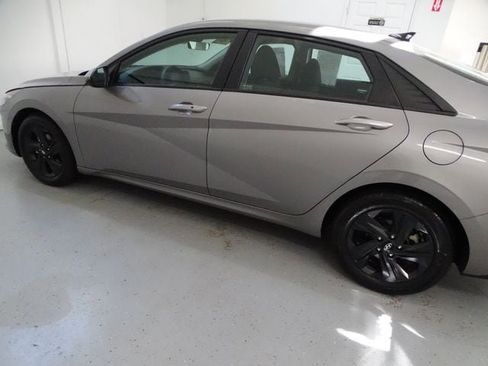 Used 2023 Hyundai Elantra SEL FWD image 16