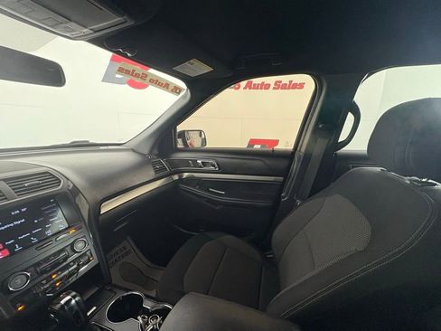 Used 2018 Ford Explorer XLT w/ Equipment Group 201A image 27