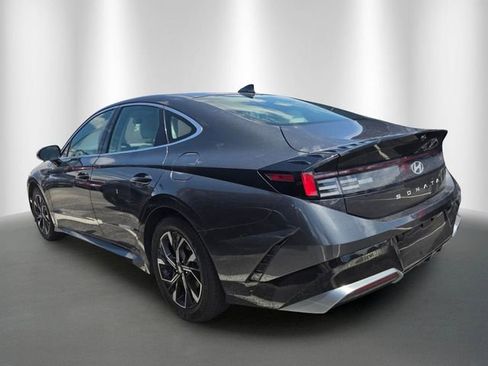 Used 2025 Hyundai Sonata SEL FWD image 2