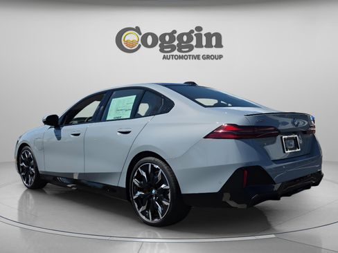 New 2026 BMW 550e xDrive AWD/4WD image 3