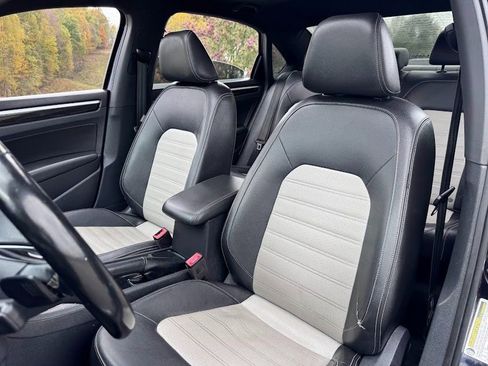 Used 2018 Volkswagen Passat 3.6 image 9