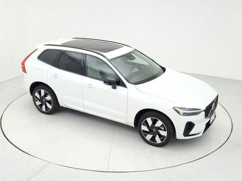 Certified 2024 Volvo XC60 T8 Plus w/ Protection Package Premier image 14