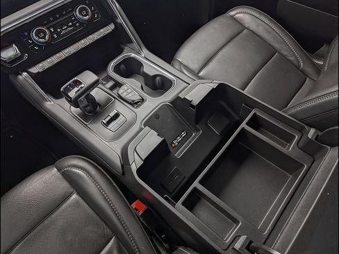Used 2024 GMC Sierra 1500 Denali w/ Technology Package AWD/4WD image 30