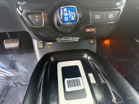 Used 2016 Toyota Prius Four Touring image 16