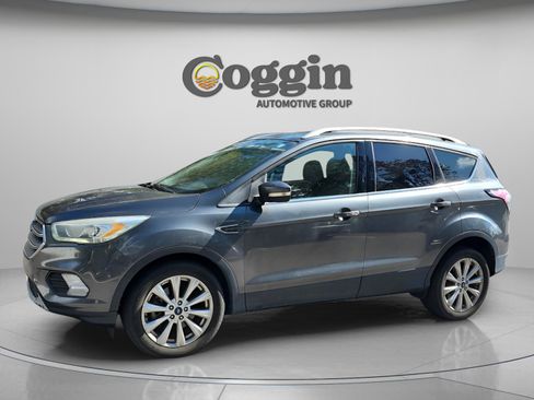 Used 2017 Ford Escape Titanium image 1