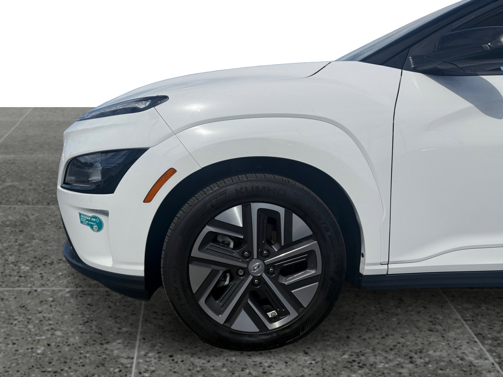 Used 2023 Hyundai Kona SE w/ Cargo Package FWD image 14