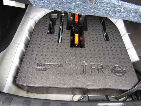 Used 2019 Nissan Kicks SV image 33