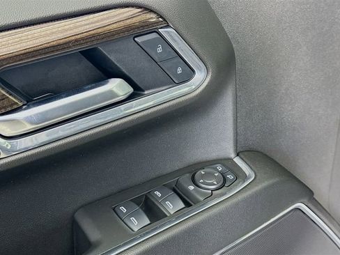 Used 2025 Chevrolet Silverado 1500 LT image 19